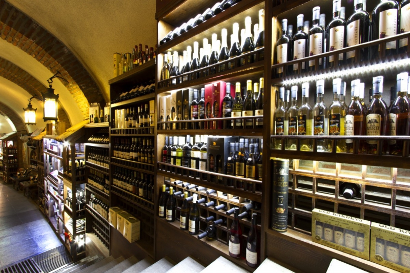 bar-CAMPS LA SOURCE-min_world_street_travel_shop_canon_georgia_wine_bottles-429767